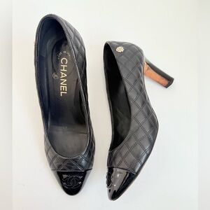 Chanel Black Diamond Quilted Leather Cap Toe CC block heel pumps EU 38 US 8 Y2K